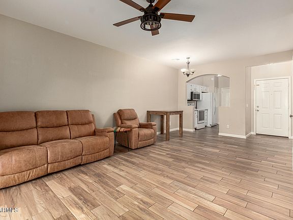 5th image of 625 N HAMILTON Street #26