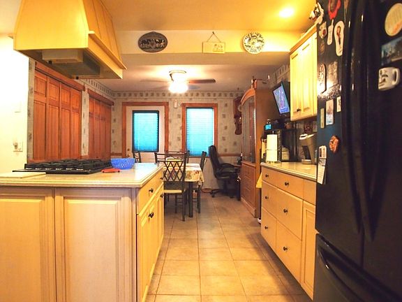 5th image of 767 Nugent Ave