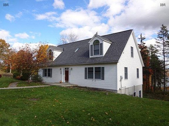 2nd image of 3276 N Summit Ave