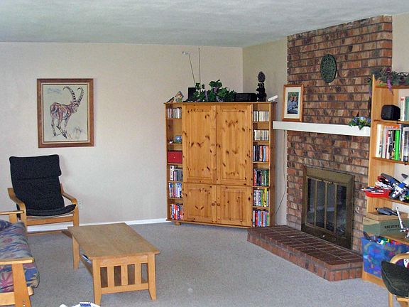 Fire place in Living Room for cozy nights