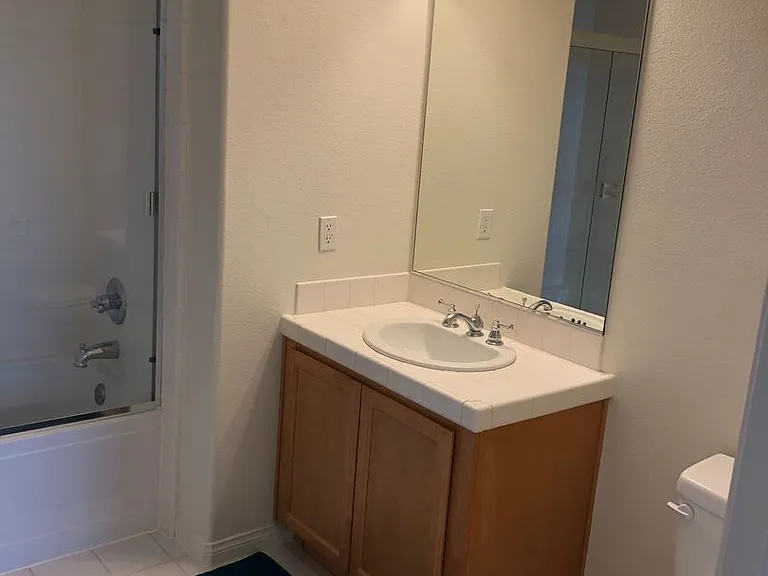 Glenoaks Villas — Photo 47