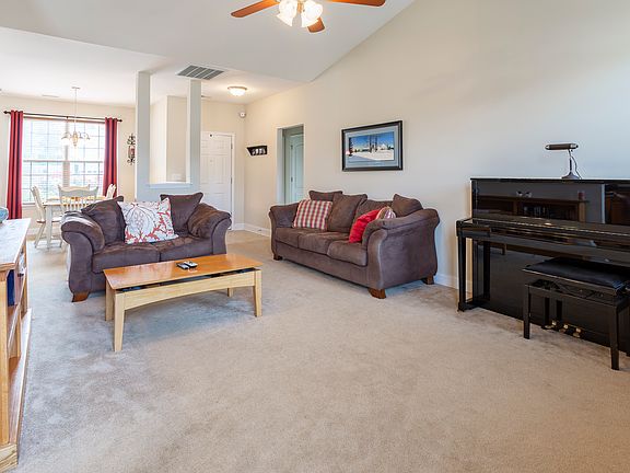 5th image of 533 Macgregor Dr