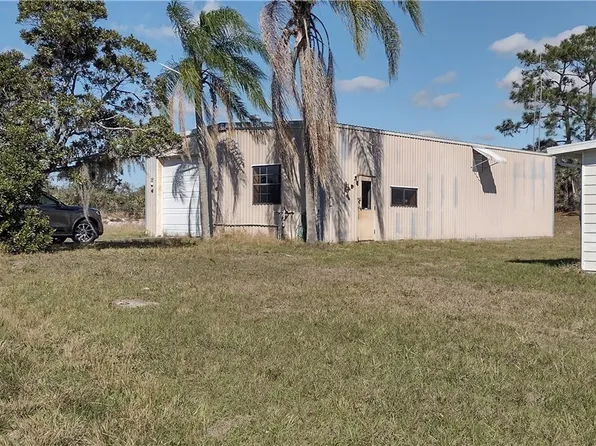 25 Vacation Dr, Venus, FL 33960