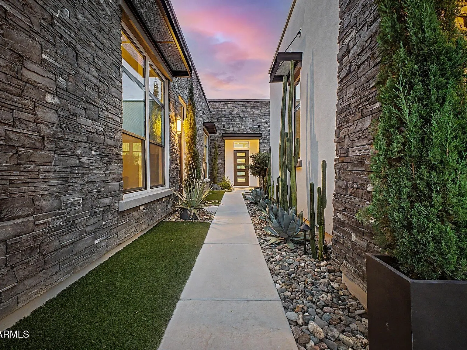 4 bed, 3.5 bath, 3876 sqft, $5,000 — Photo 2