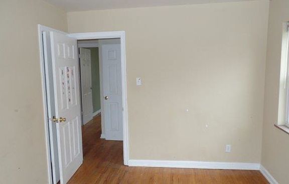 5th image of 3057 Veazey Ave