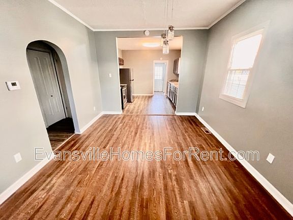 4th image of 3126 Edgewood Dr