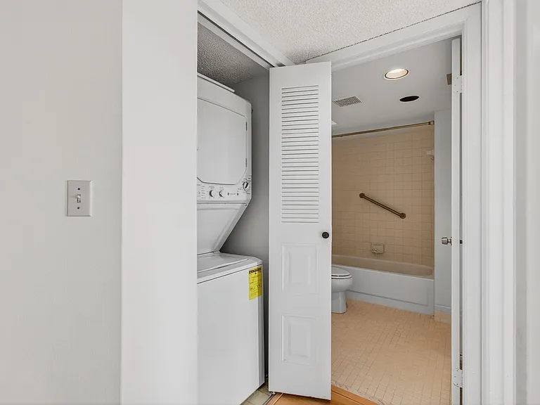 1501 Cayman Way #1501C4 — Photo 3