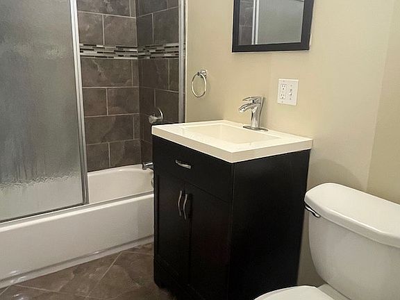 4th image of 3240 N Clark St APT 2M