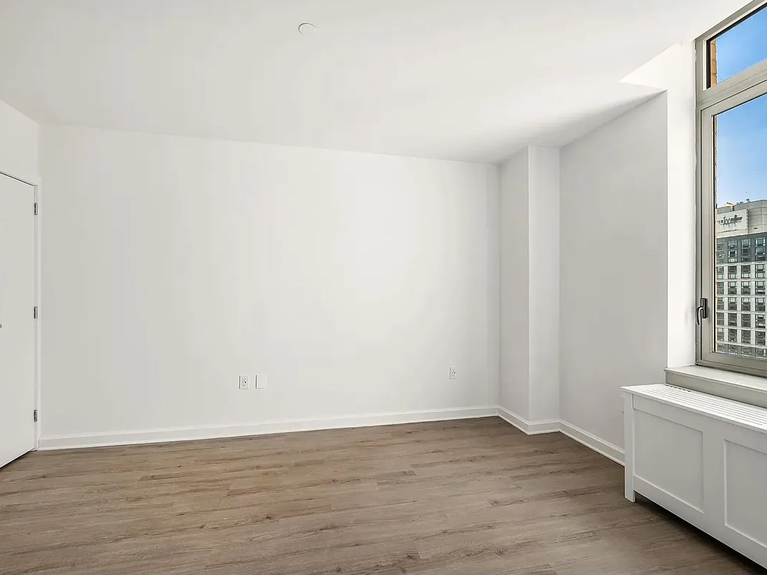 35 West 33rd Street — Photo 4