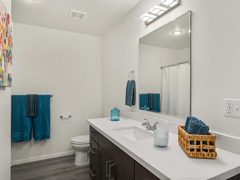 Blueberry Apartments — Photo 17
