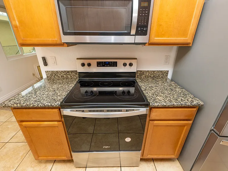 455 Ballantyne St #8 — Photo 70