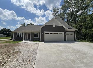 3865 Glen Echo Dr, Brookfield, WI 53005