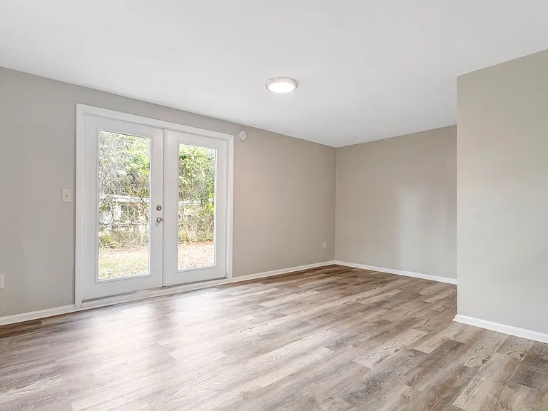 1564 Scott St — Photo 18