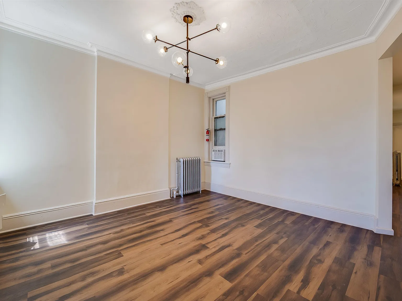 3 bed, 1.0 bath, $2,849 — Photo 2