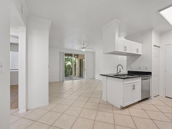 4th image of 6475 Emerald Dunes Drive #206