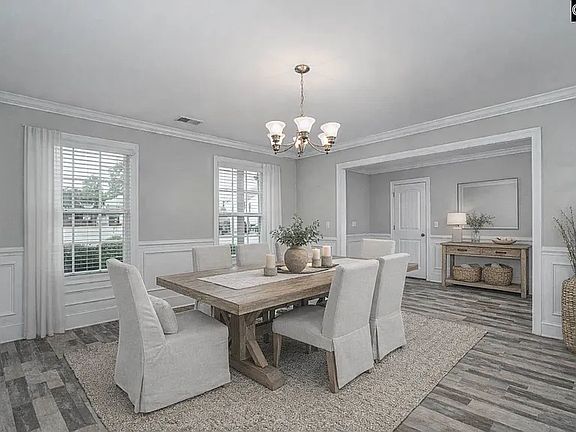 4th image of 1001 Acacia Ln