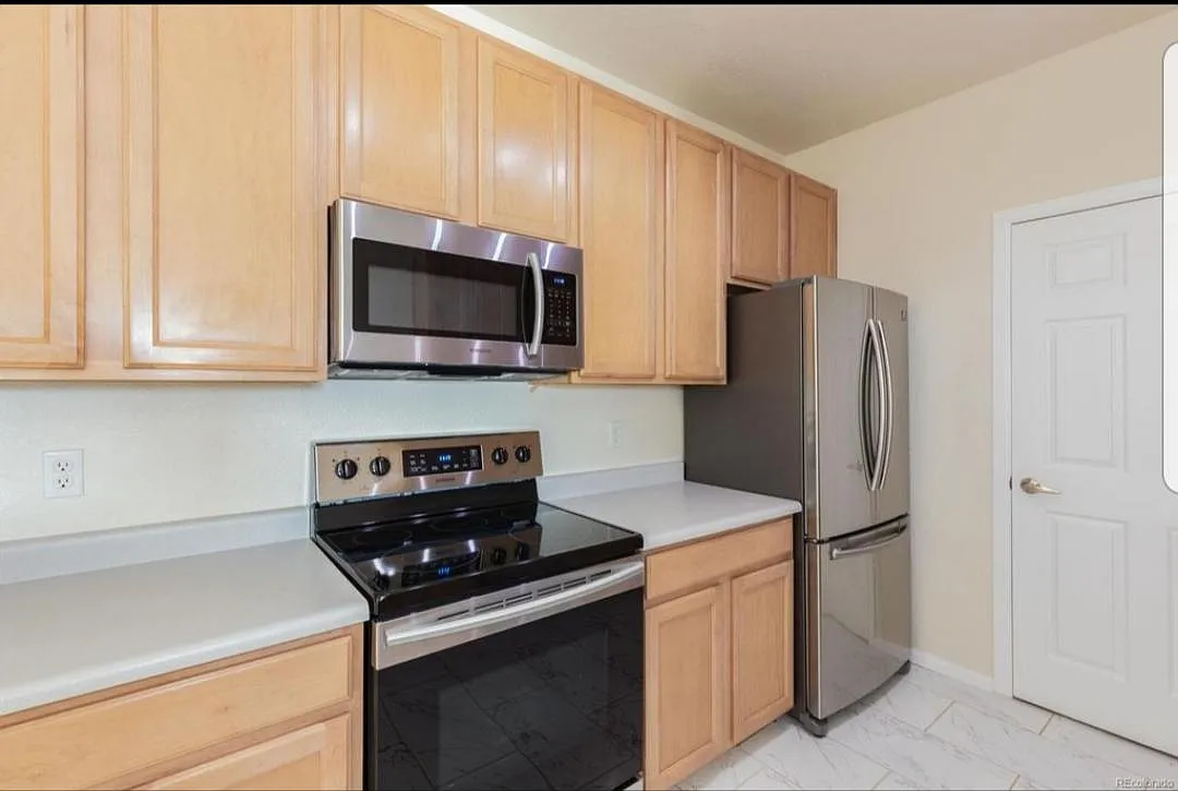 3 bed, 1291 sqft, $2,100 — Photo 3