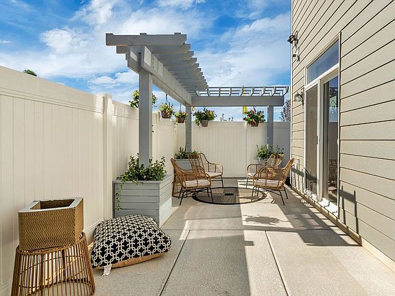 Salt Point Vista Boxelder patio