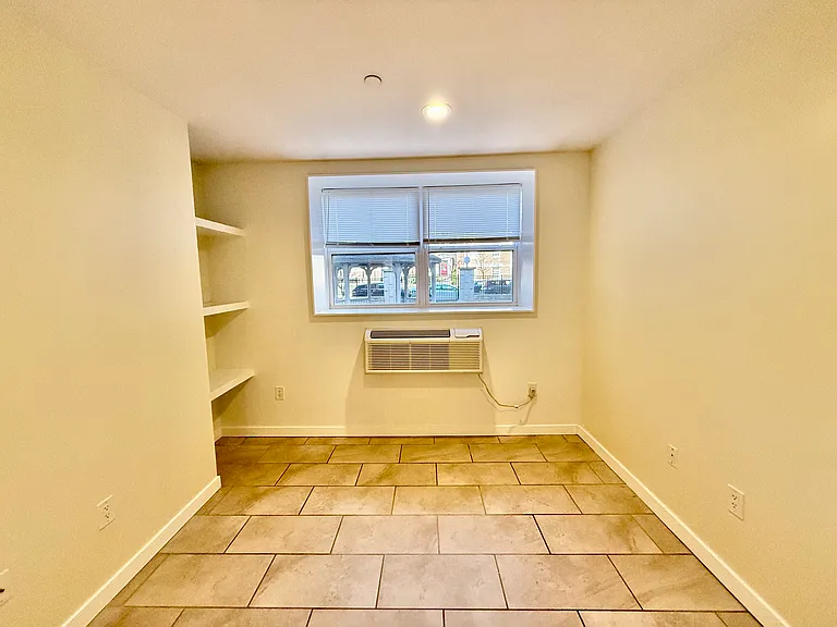 249 S 49th St #1O7 — Photo 9