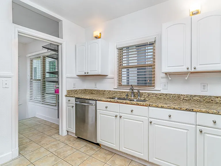4124 Herschel Ave — Photo 15