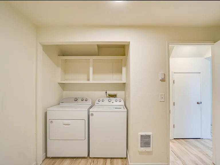 Park Crest Townhomes — Photo 30
