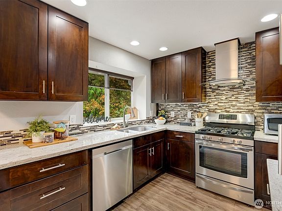 4th image of 12704 48th Drive NE