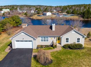21 Meadowview Dr, Porters Lake, NS B3E1N5
