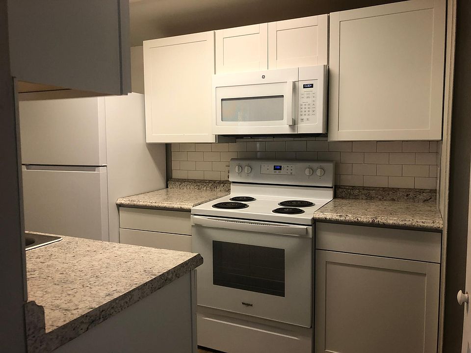 1st image of 553 McIntosh Ave #553