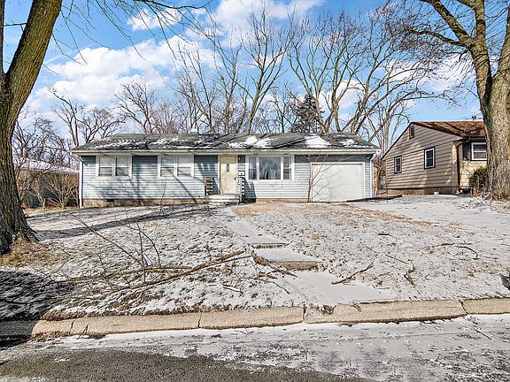 3rd image of 1869 Summit Ave