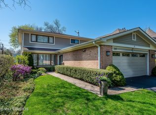 207 Lockerbie Ln, Wilmette, IL 60091