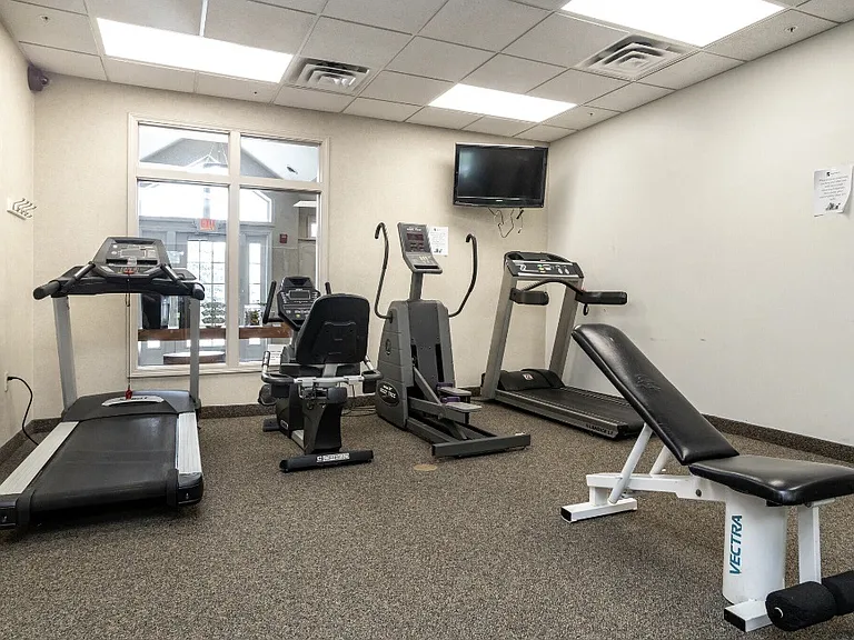 CenterPointe Apartments & Townhomes — Photo 44