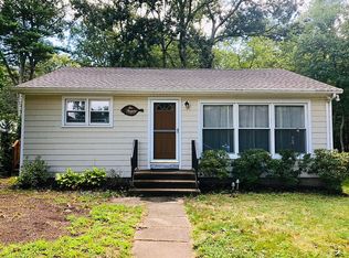 36 Michelle Ln, Charlestown, RI 02813