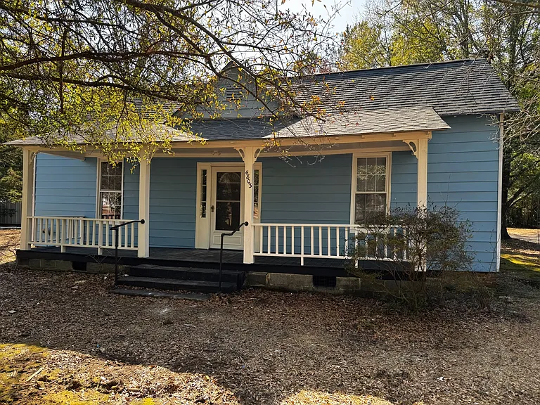 4803 Cameron Rd — Photo 1