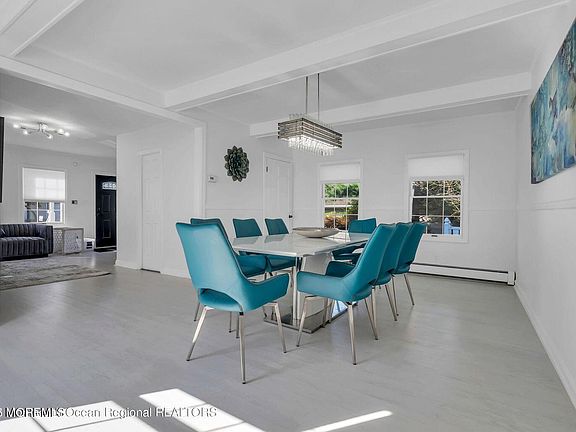 5th image of 373 W Park Ave