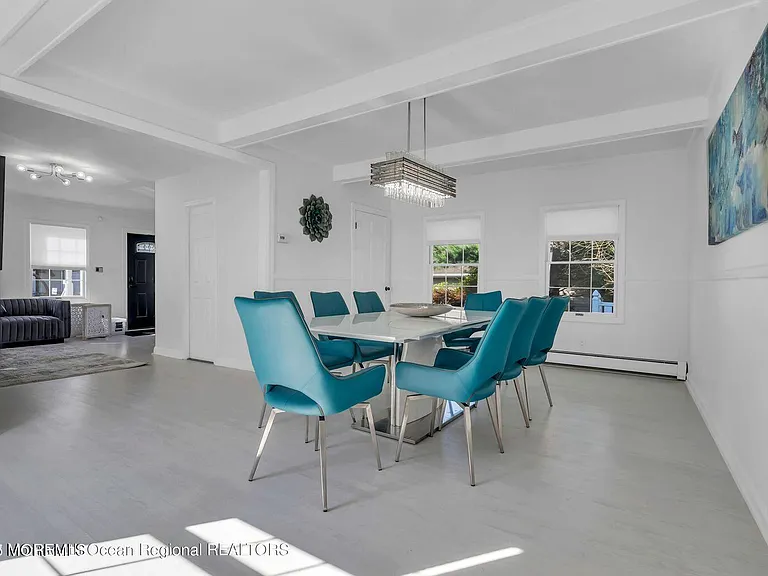 373 W Park Ave — Photo 5