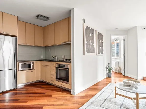 206 East 95th Street image 5 of 7