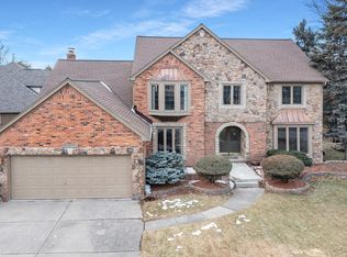 48225 Lake Land Dr, Utica, MI 48317