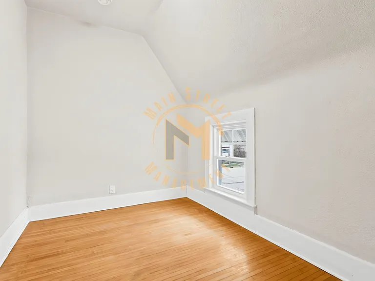 503 N Michigan St — Photo 25