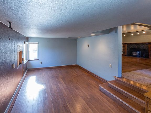 4th image of 1210 E 15th Ave