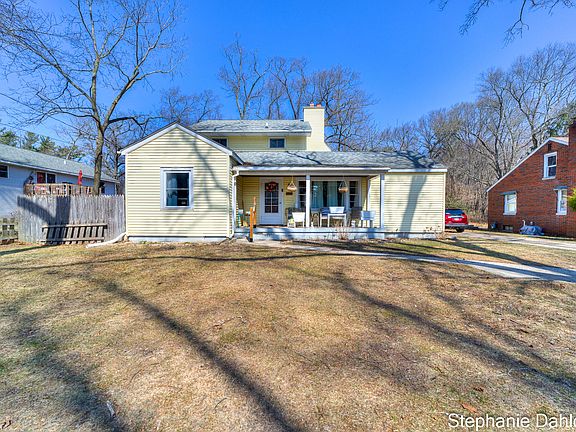 2nd image of 1140 W Giles Rd