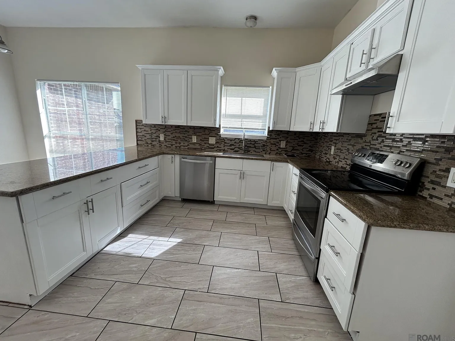 4 bed, 2266 sqft, $2,000 — Photo 3