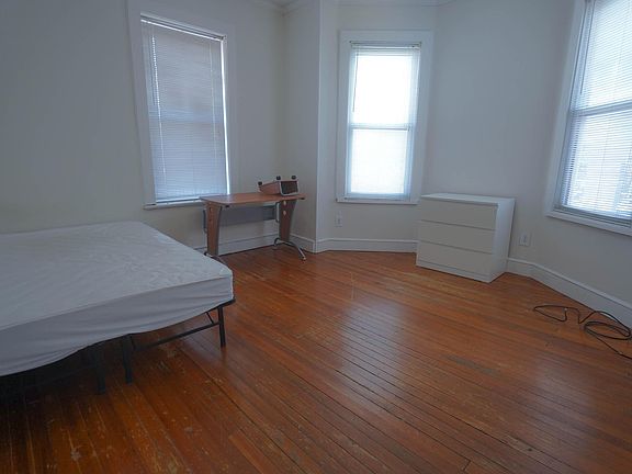 5th image of 5943 Kingsbury Ave #3E