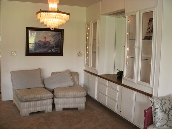 2nd image of 401 S Paseo Laredo