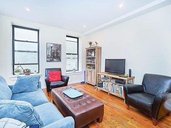 2nd image of 282 W 115th St APT 5