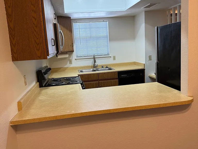 3823 S Maryland Pkwy #T5 — Photo 7