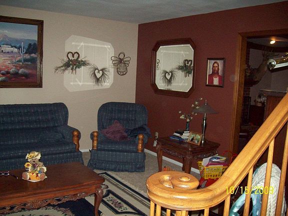 4th image of 34 Jamestown Farm Dr