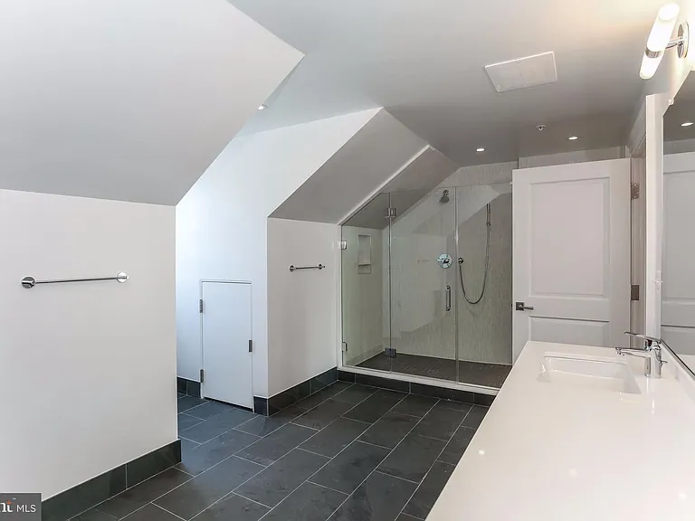 3009 M St NW #2 — Photo 22