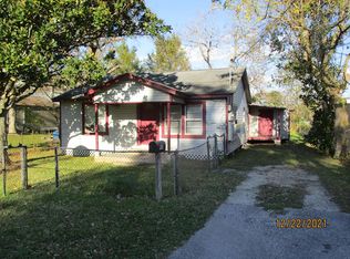 745 Vine St, Clute, TX 77531