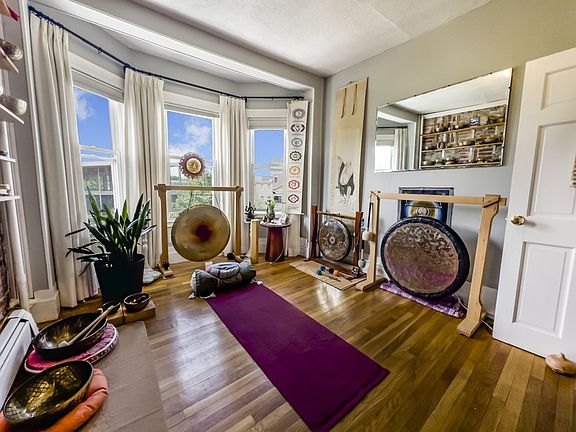 3rd image of 148 Berkshire St APT 6