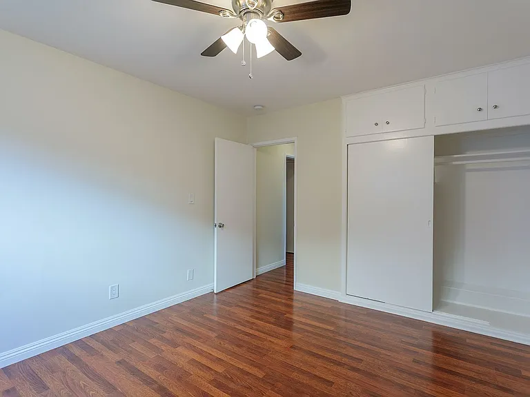 488 E Washington Blvd — Photo 16